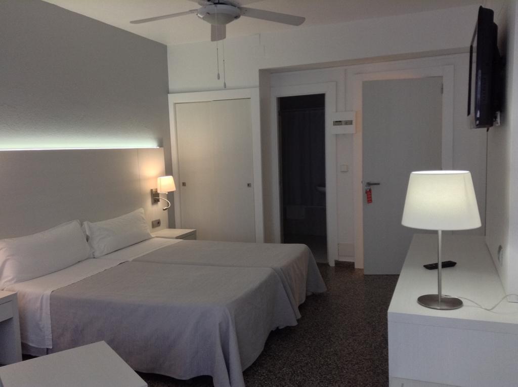 Hostal Pitiusa Ίμπιζα Πόλη Δωμάτιο φωτογραφία